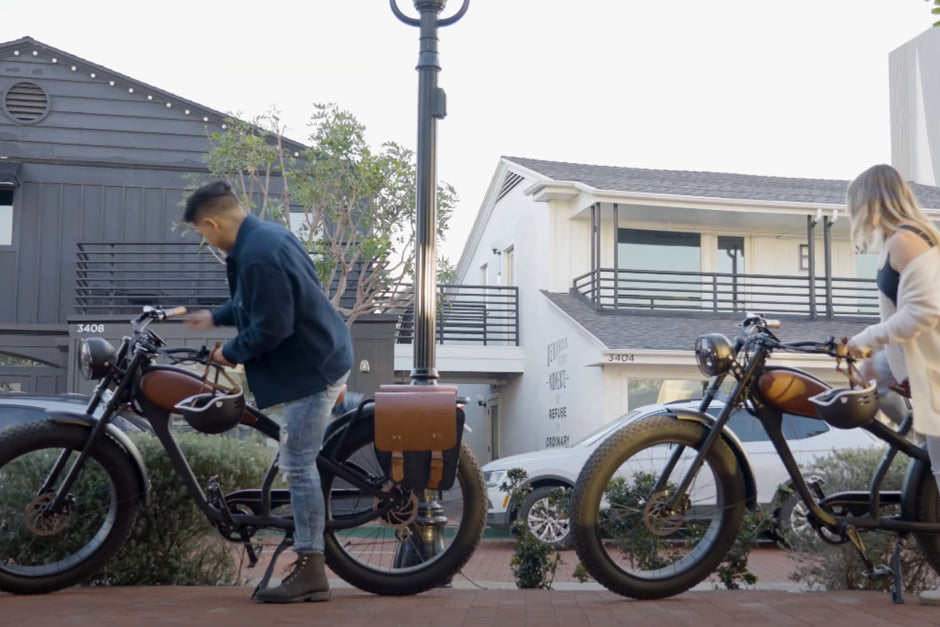Cheetah OG Ebike from back to modern Gas tank 1200 watts motor bafang 17AH 13Ah Battery Samsung 