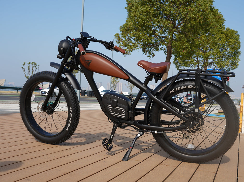 Revi Cheetah second battery mounted on the bike frame